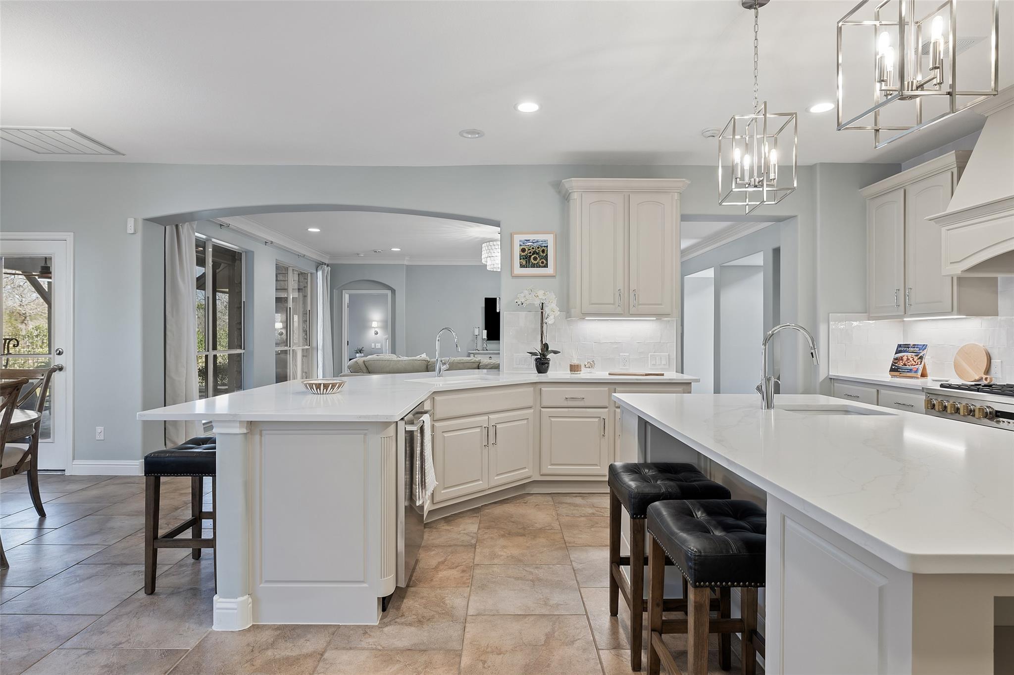 7916 Crandall Rd, Austin, TX 78739