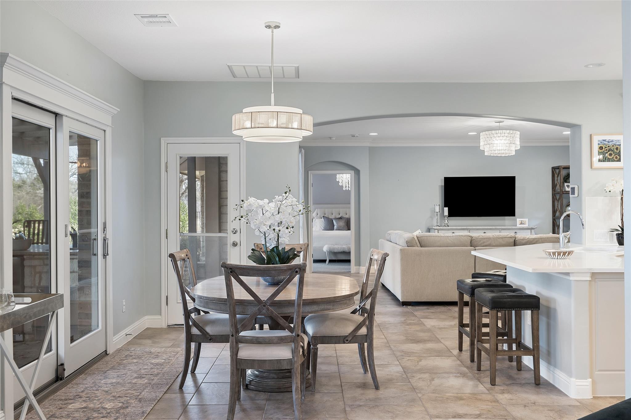 7916 Crandall Rd, Austin, TX 78739