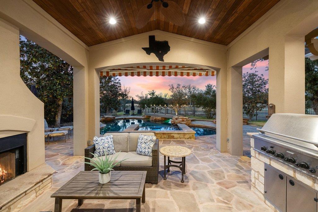 7916 Crandall Rd, Austin, TX 78739