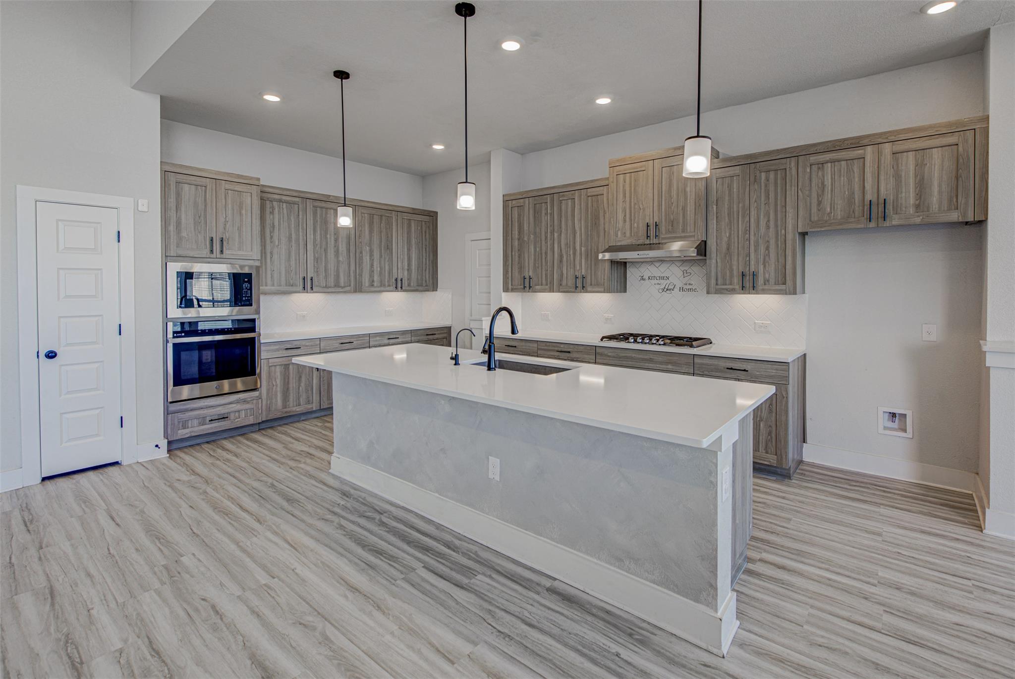 822 Wild Pecan Loop, Buda, TX 78610