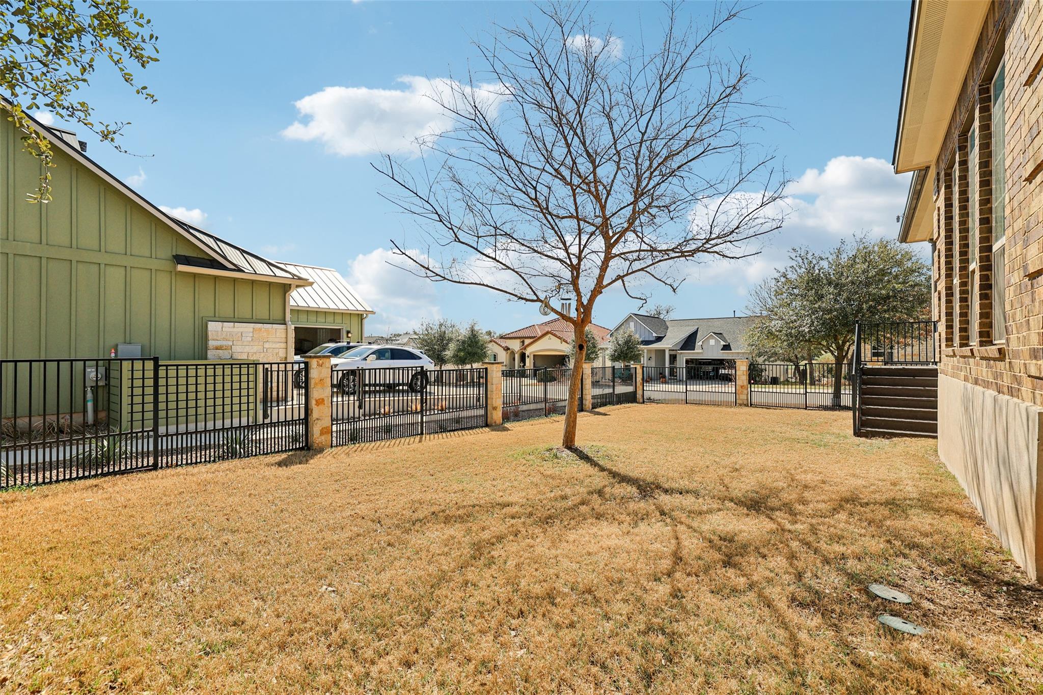 259 Sowing Oak Dr, San Marcos, TX 78666