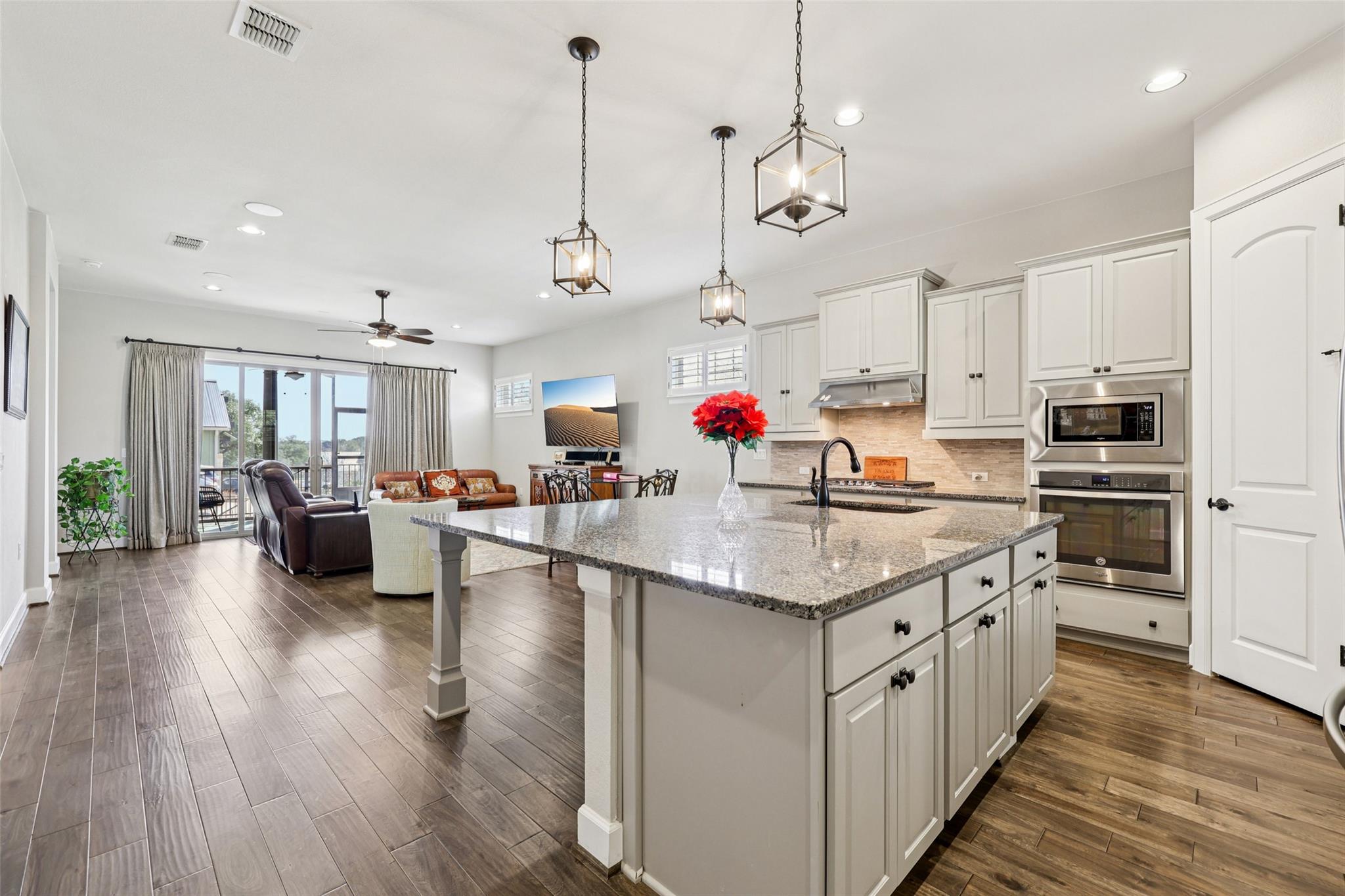 259 Sowing Oak Dr, San Marcos, TX 78666