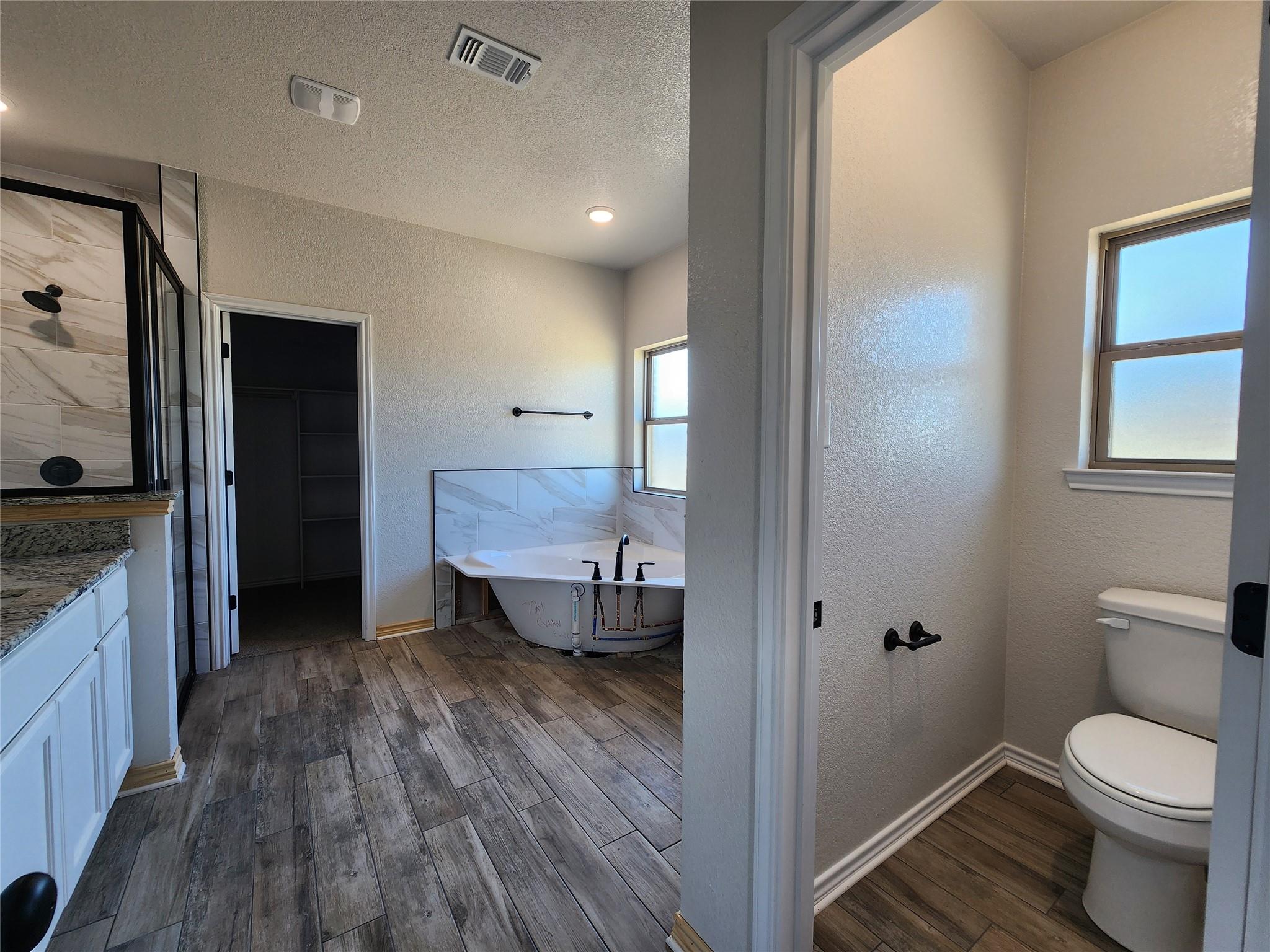 724 Golden Eagle Dr, Salado, TX 76571