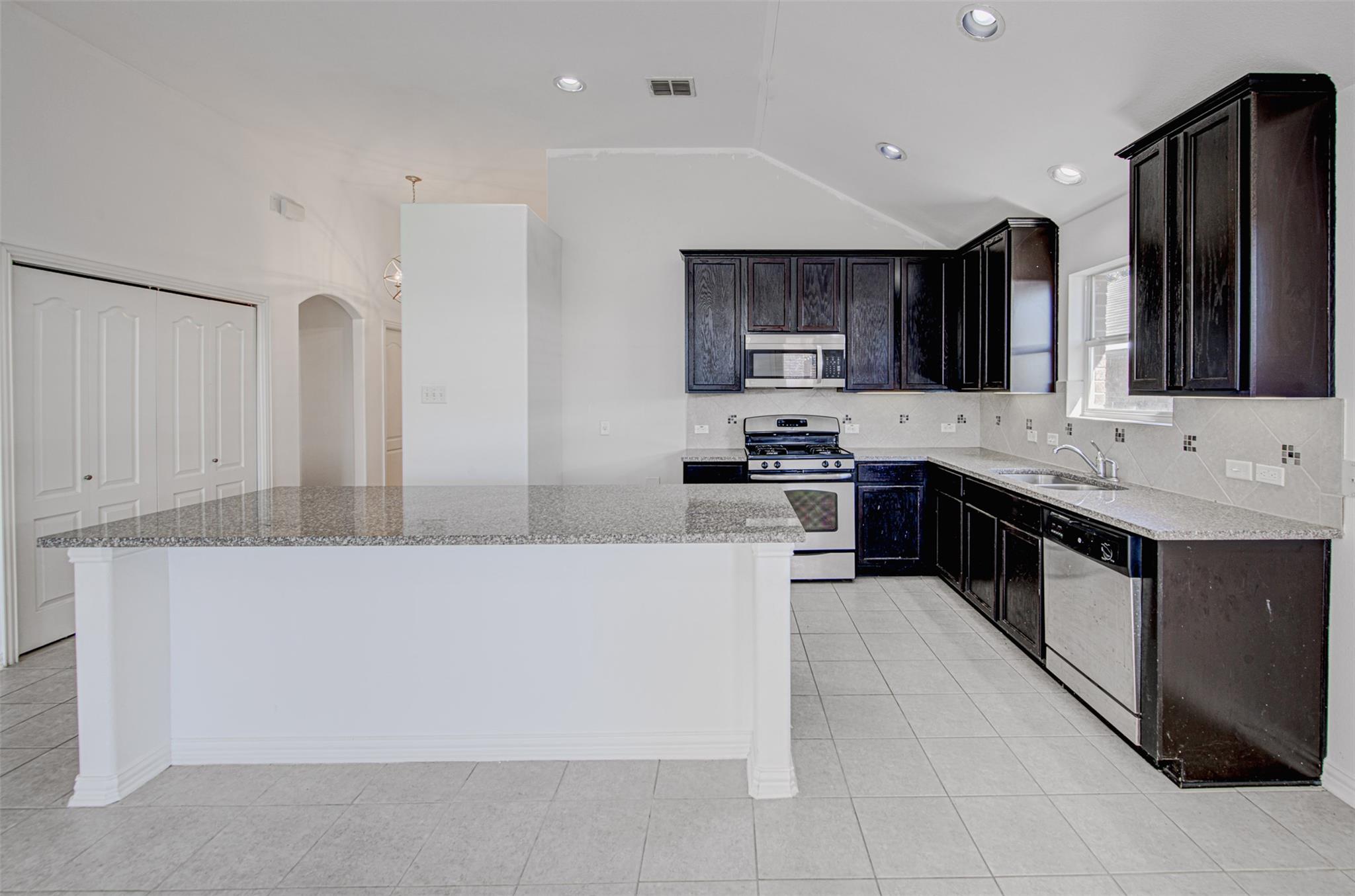 239 Pond View Pass, Buda, TX 78610