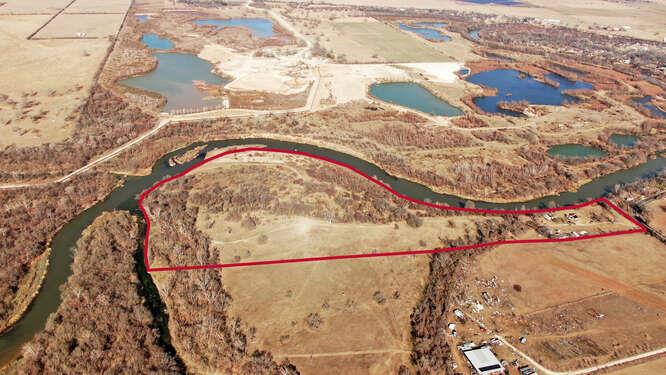 1800 Caldwell Ln, Del Valle, TX 78617