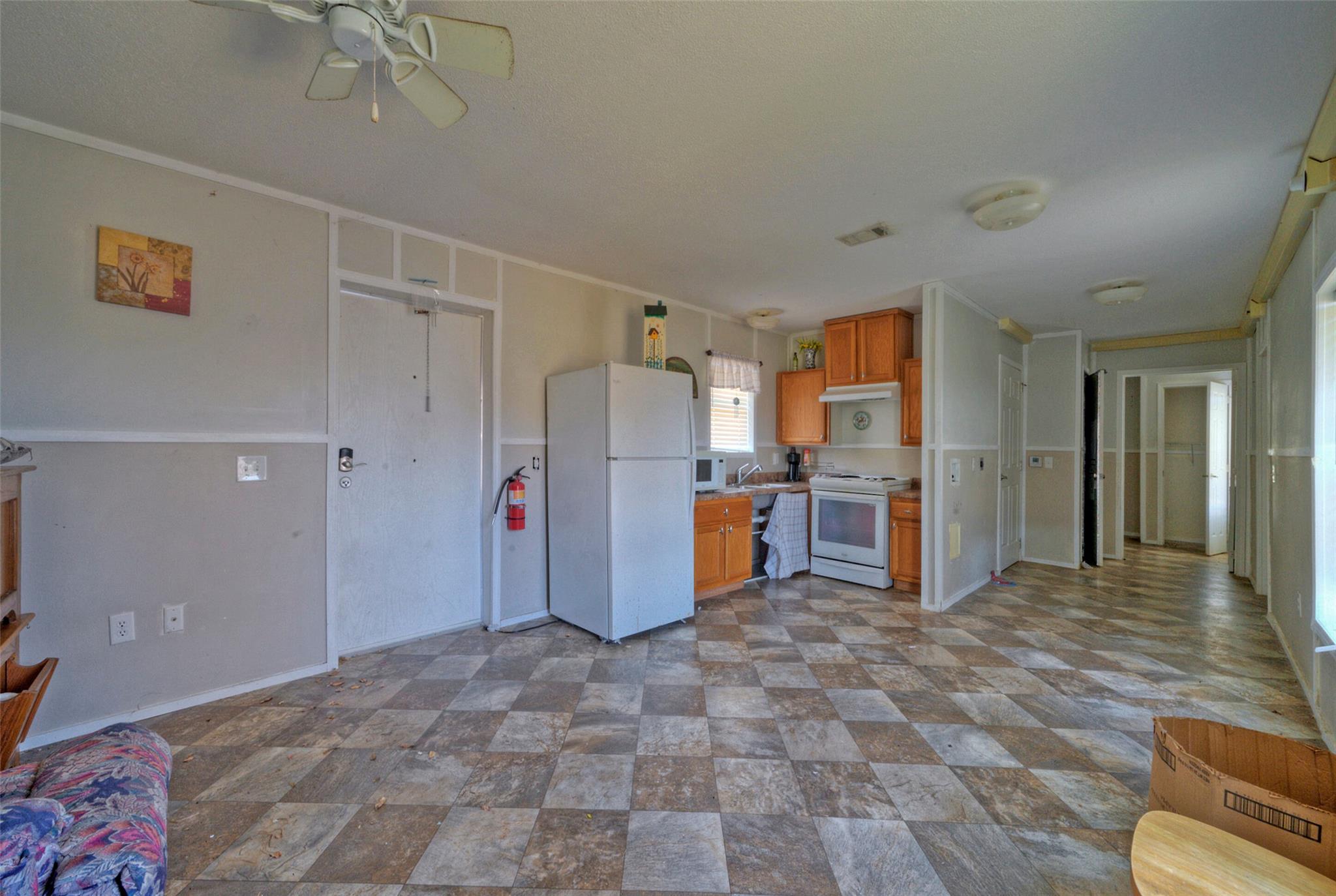 1800 Caldwell Ln, Del Valle, TX 78617