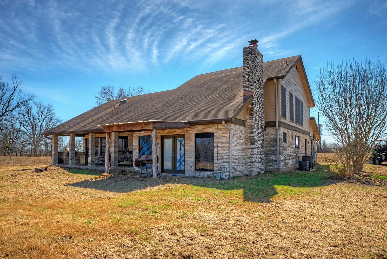 1800 Caldwell Ln, Del Valle, TX 78617