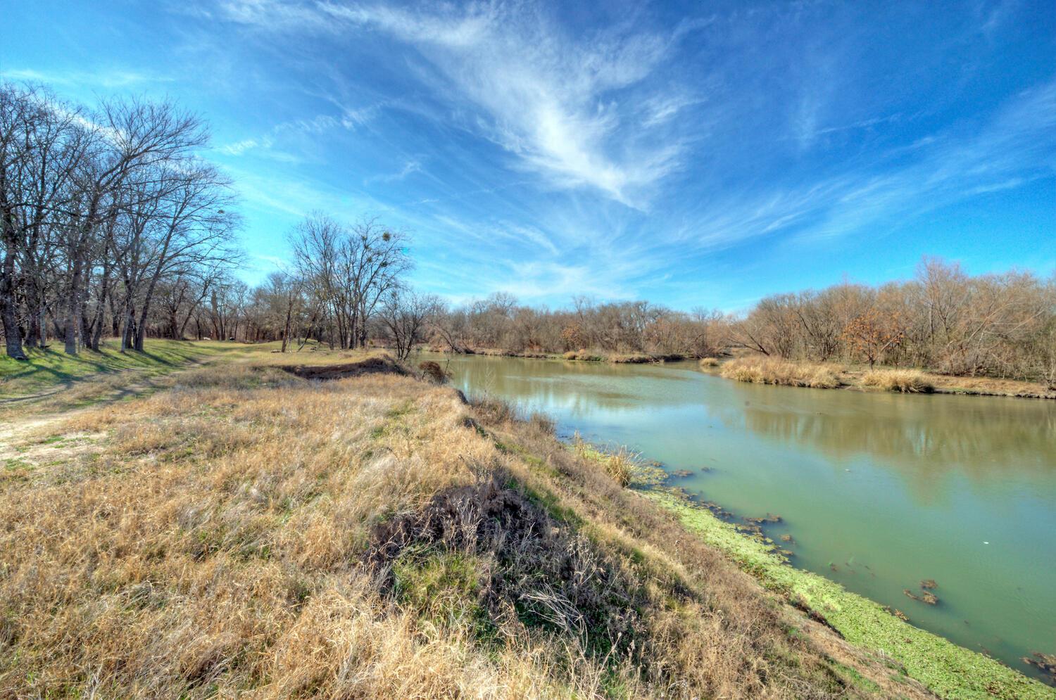 1800 Caldwell Ln, Del Valle, TX 78617