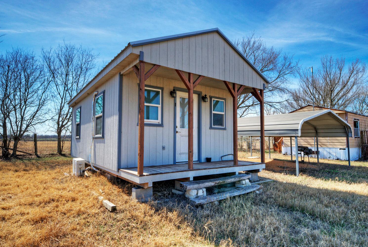 1800 Caldwell Ln, Del Valle, TX 78617