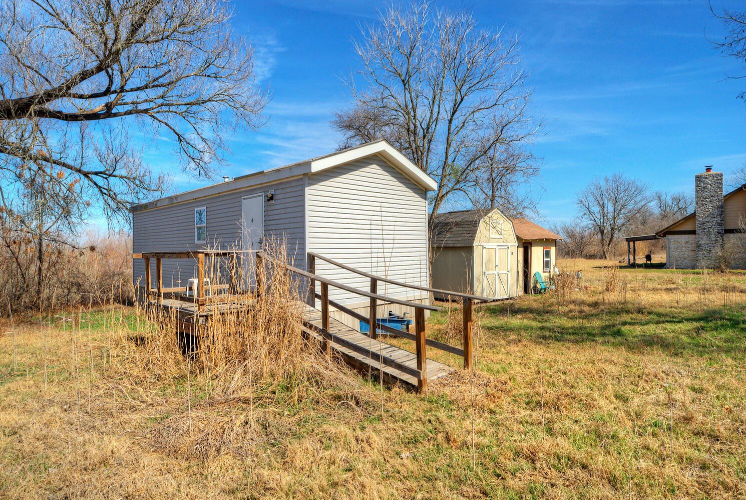 1800 Caldwell Ln, Del Valle, TX 78617