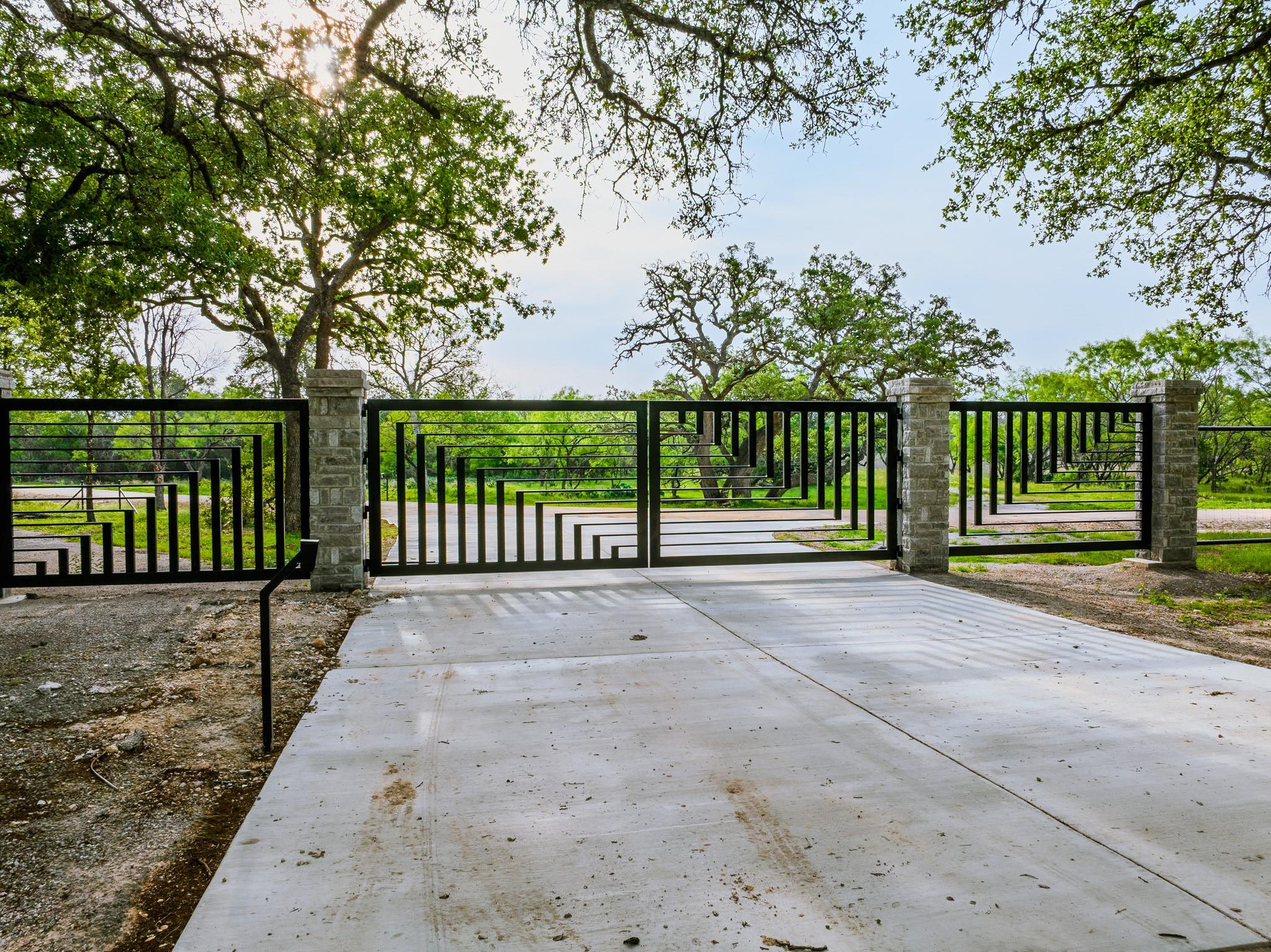 000 Tall Oak Rnch, Johnson City, TX 78636