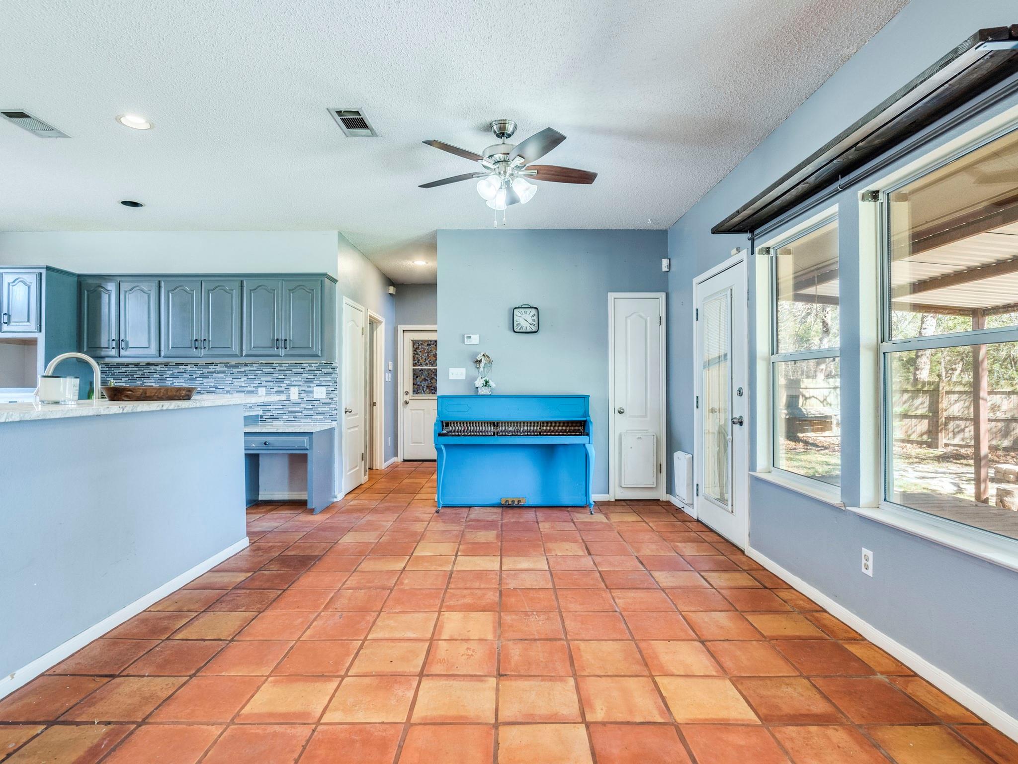 119 Briarwood Ln, Elgin, TX 78621