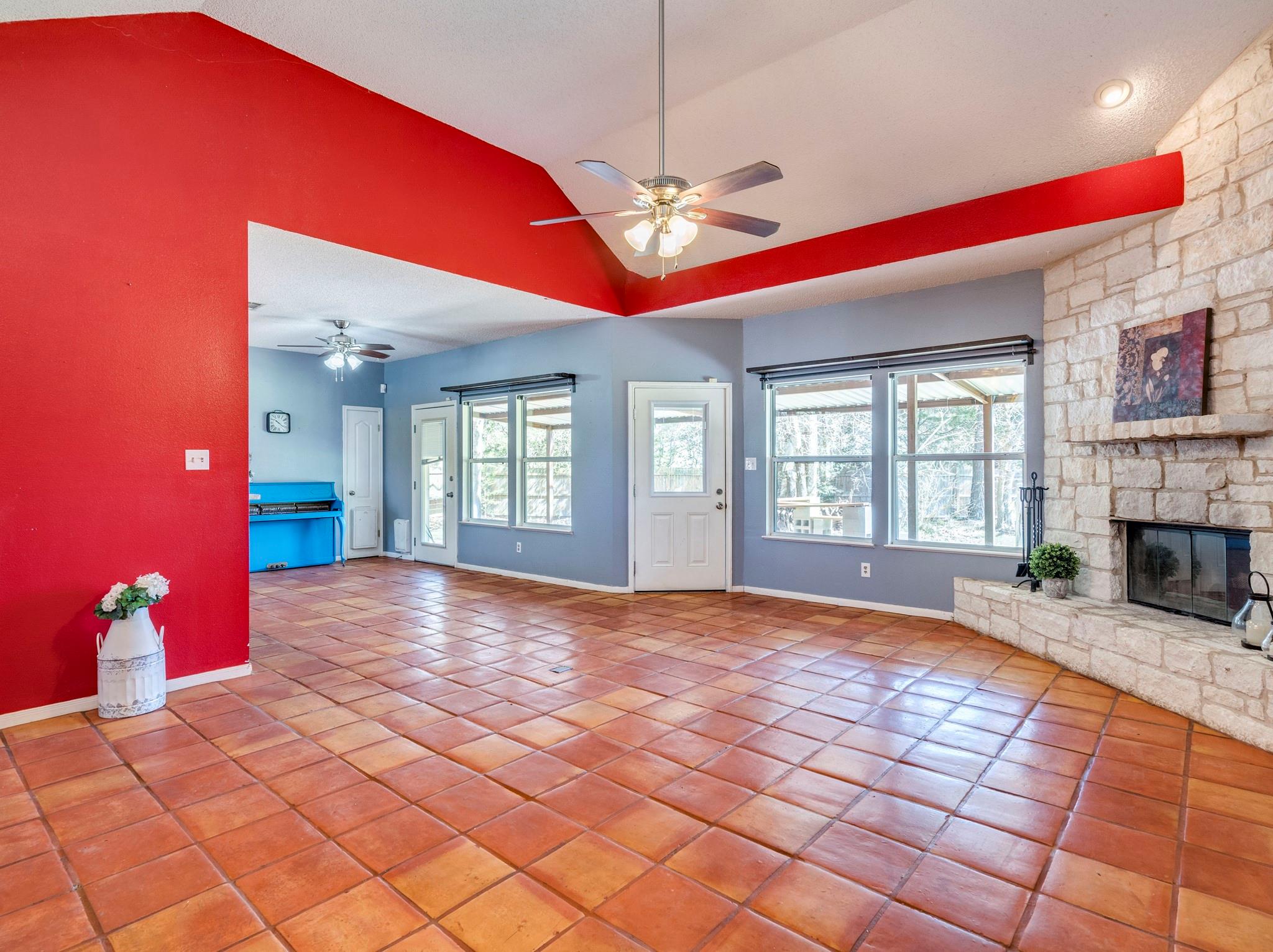 119 Briarwood Ln, Elgin, TX 78621