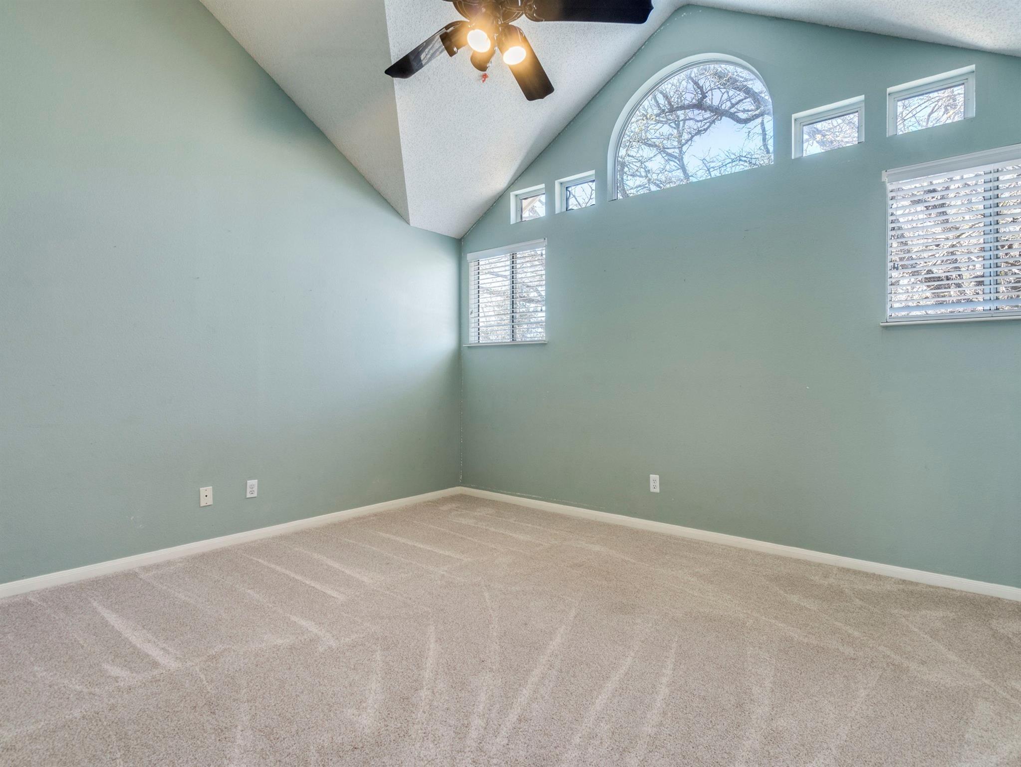 119 Briarwood Ln, Elgin, TX 78621