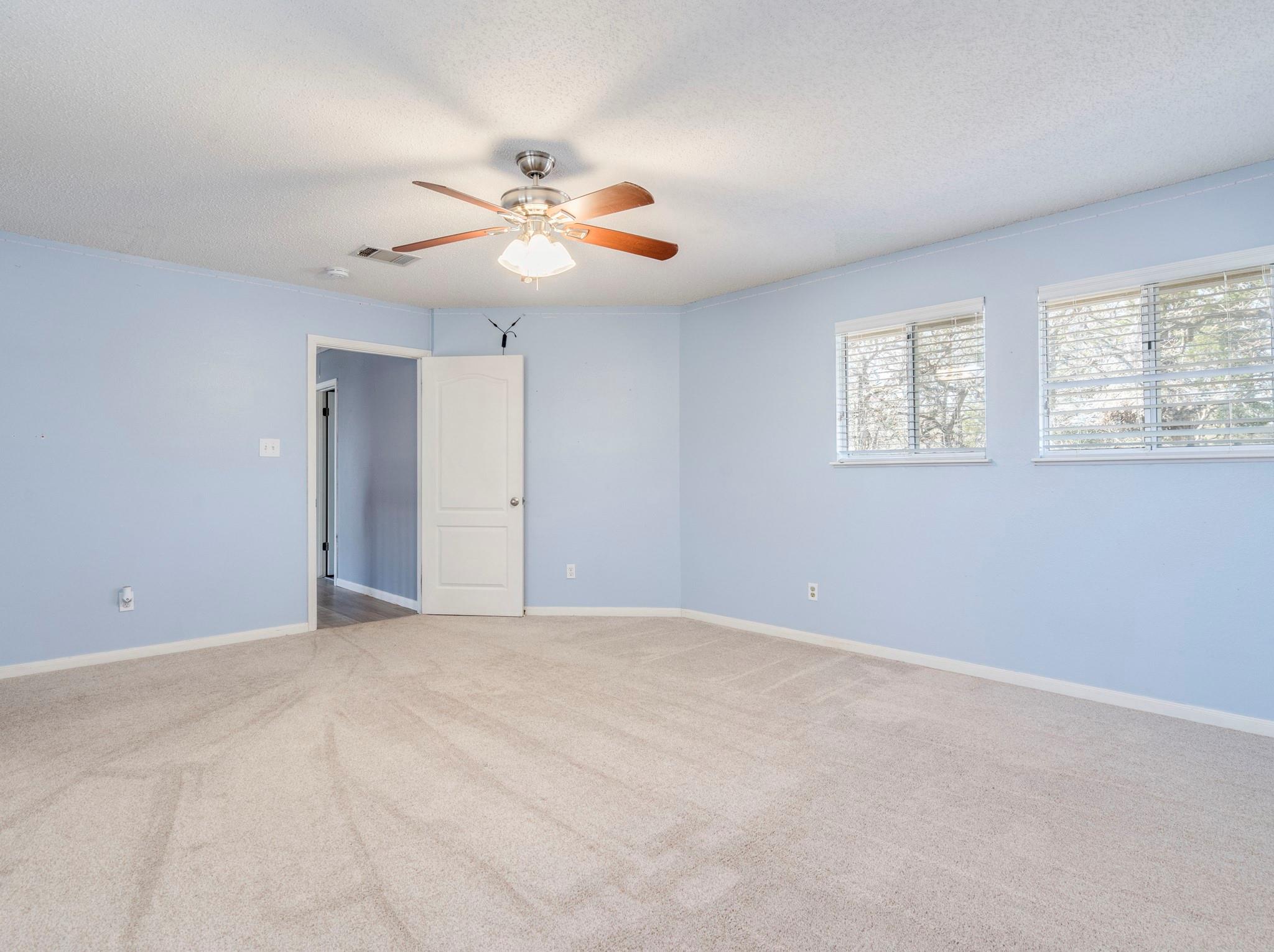 119 Briarwood Ln, Elgin, TX 78621