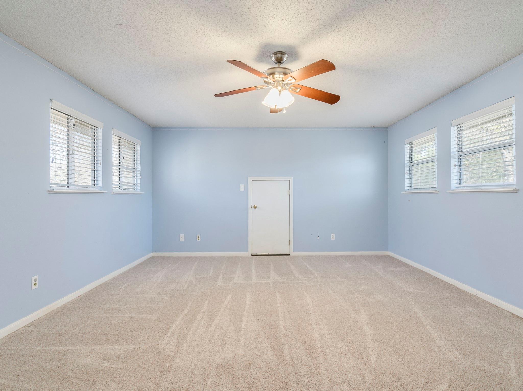 119 Briarwood Ln, Elgin, TX 78621