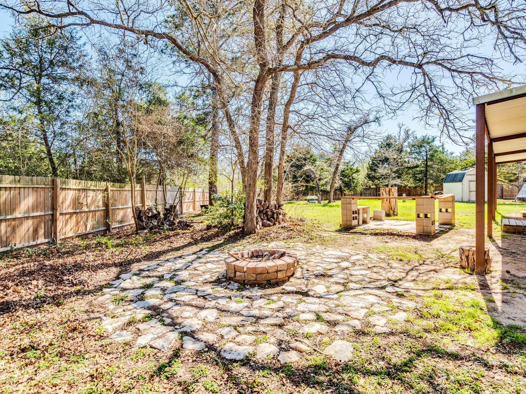 119 Briarwood Ln, Elgin, TX 78621