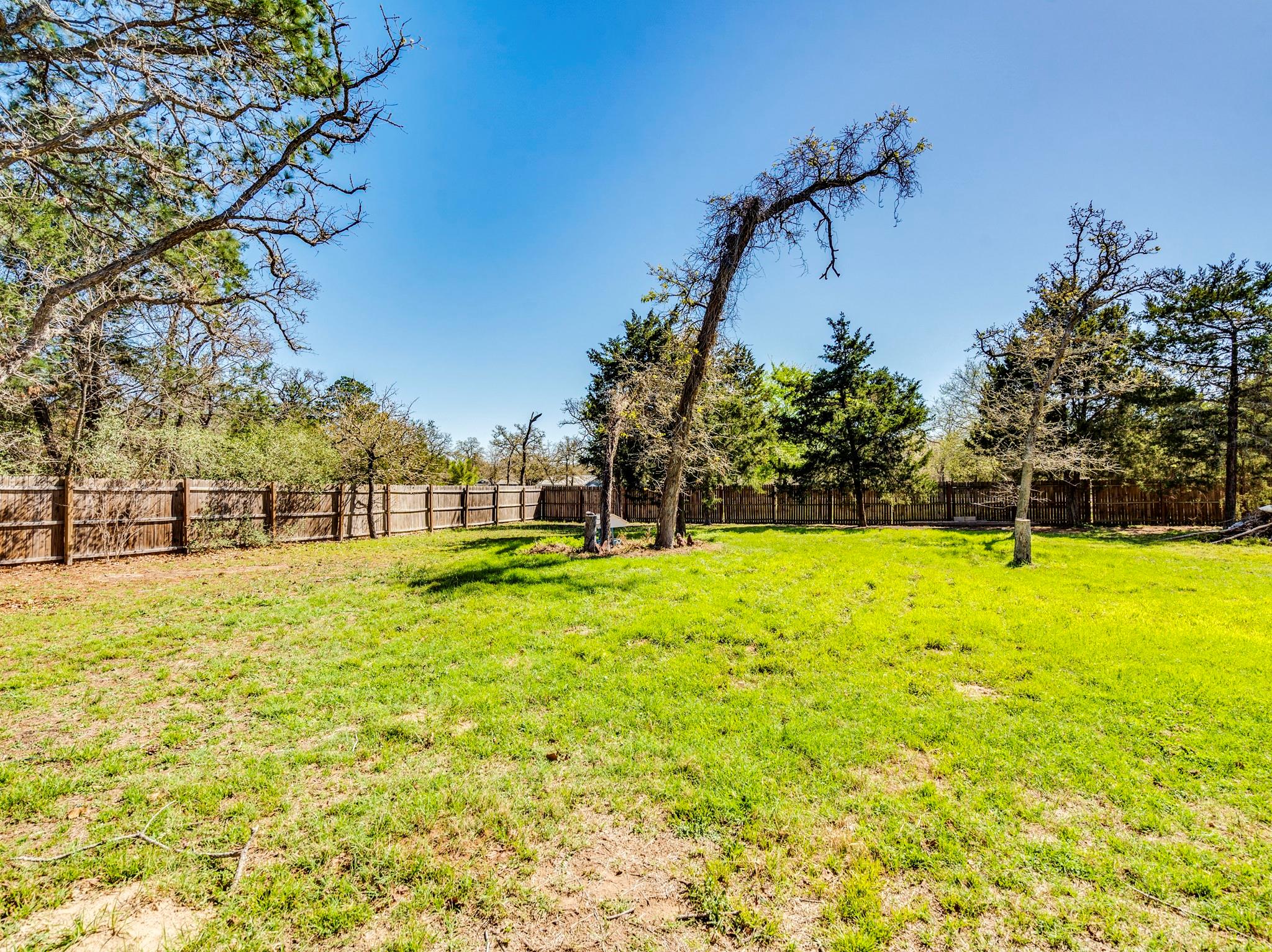 119 Briarwood Ln, Elgin, TX 78621