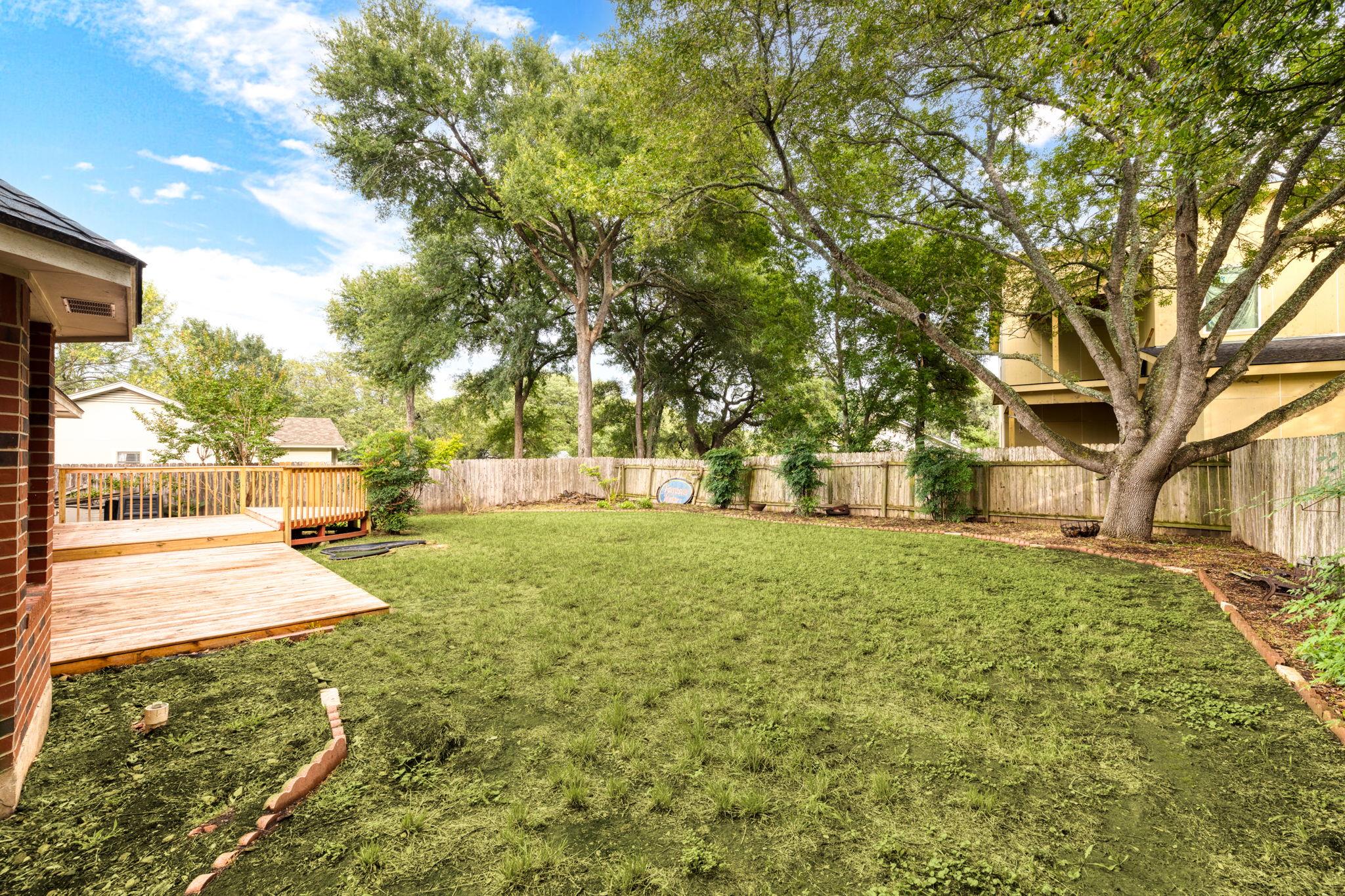 1502 Oak Knoll Ln, Lockhart, TX 78644