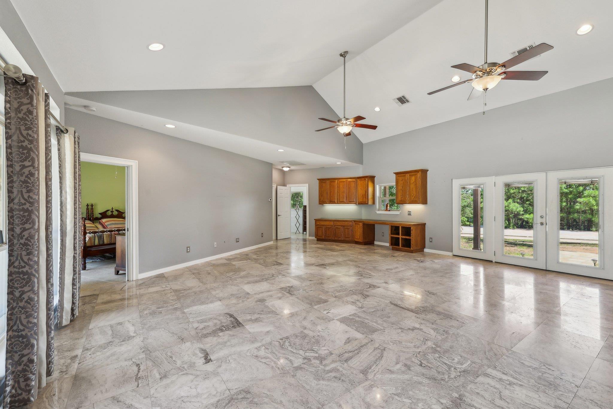 129 Country Air Dr, Bastrop, TX 78602