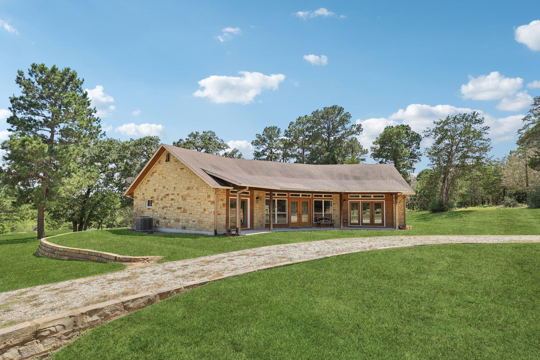 129 Country Air Dr, Bastrop, TX 78602