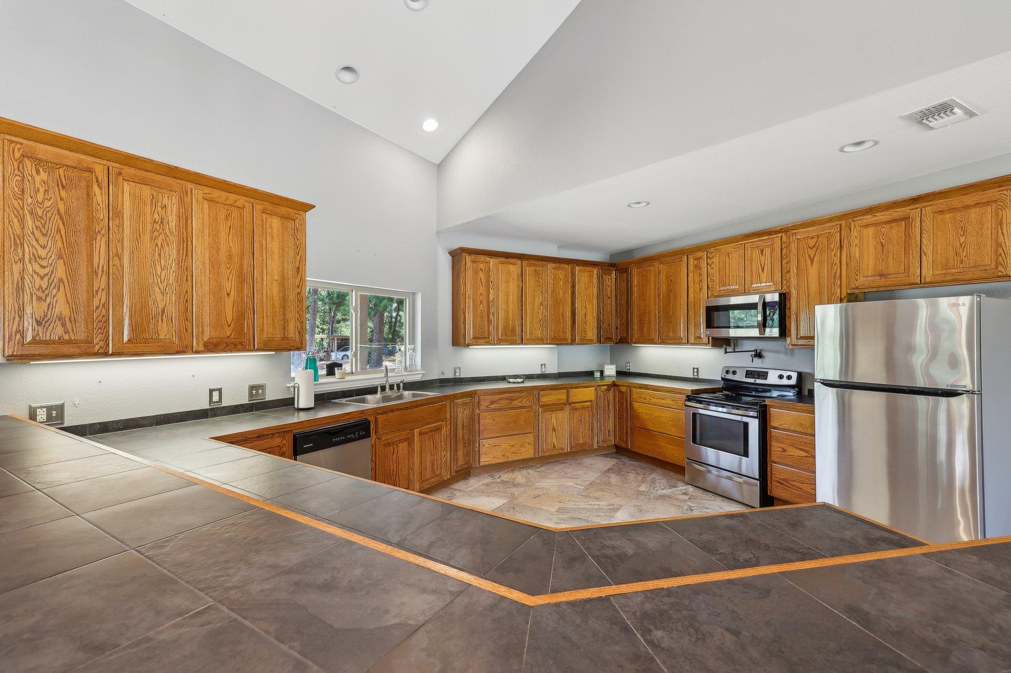 129 Country Air Dr, Bastrop, TX 78602