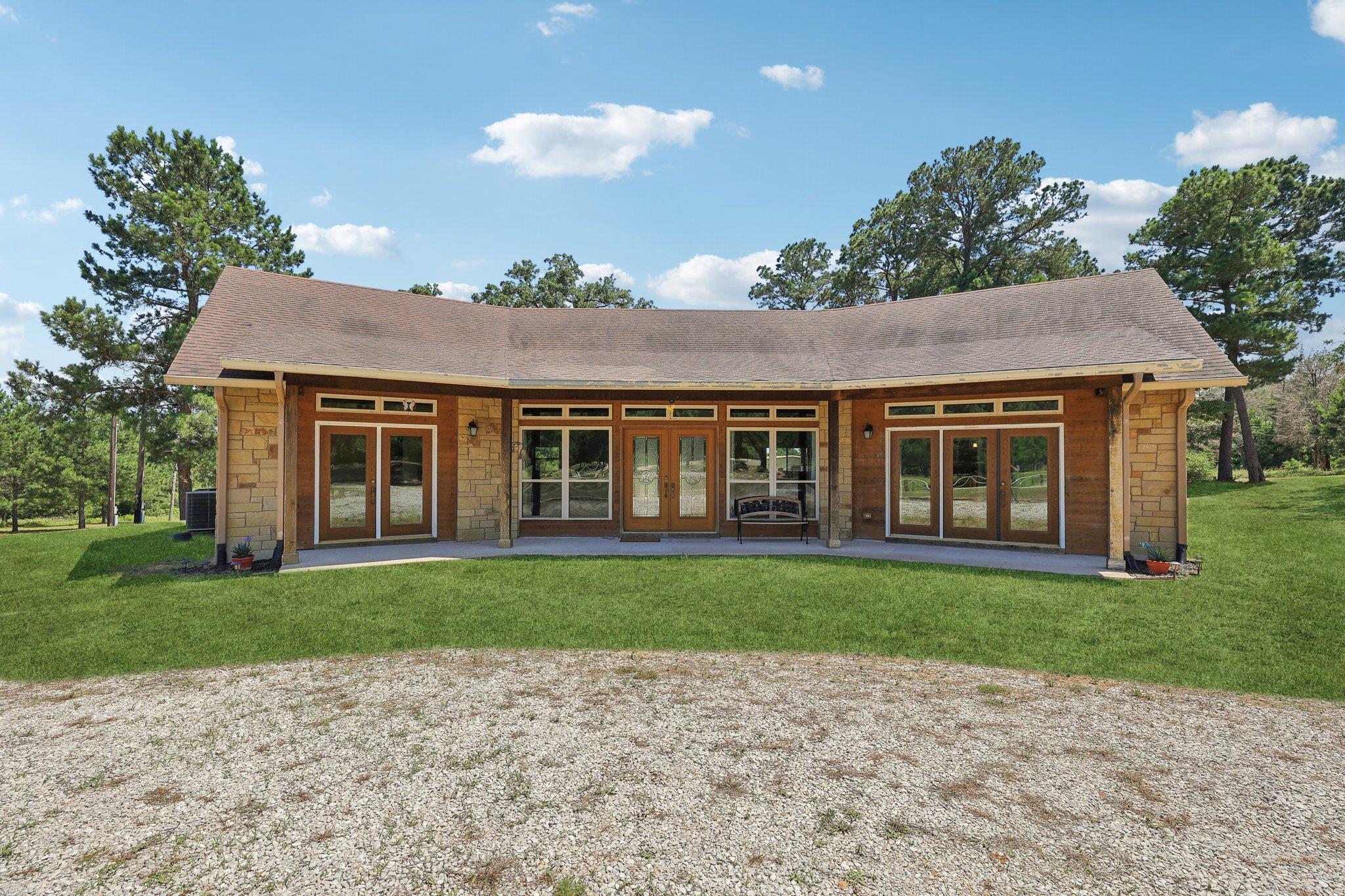 129 Country Air Dr, Bastrop, TX 78602