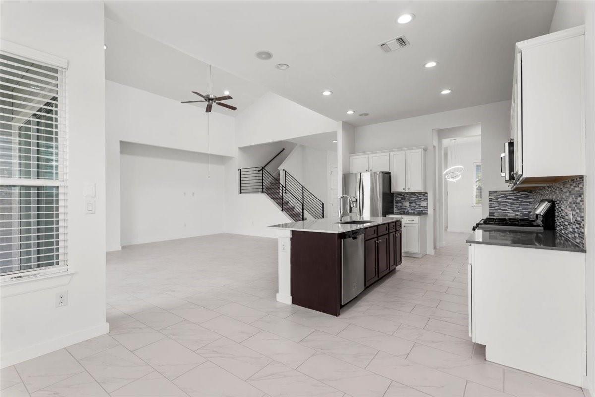 7201 Garnet Mill Ln, Austin, TX 78744