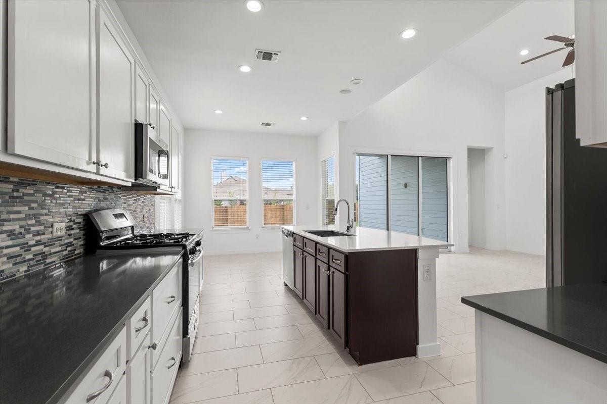 7201 Garnet Mill Ln, Austin, TX 78744