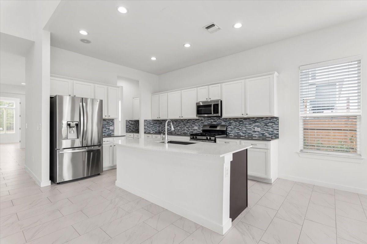 7201 Garnet Mill Ln, Austin, TX 78744