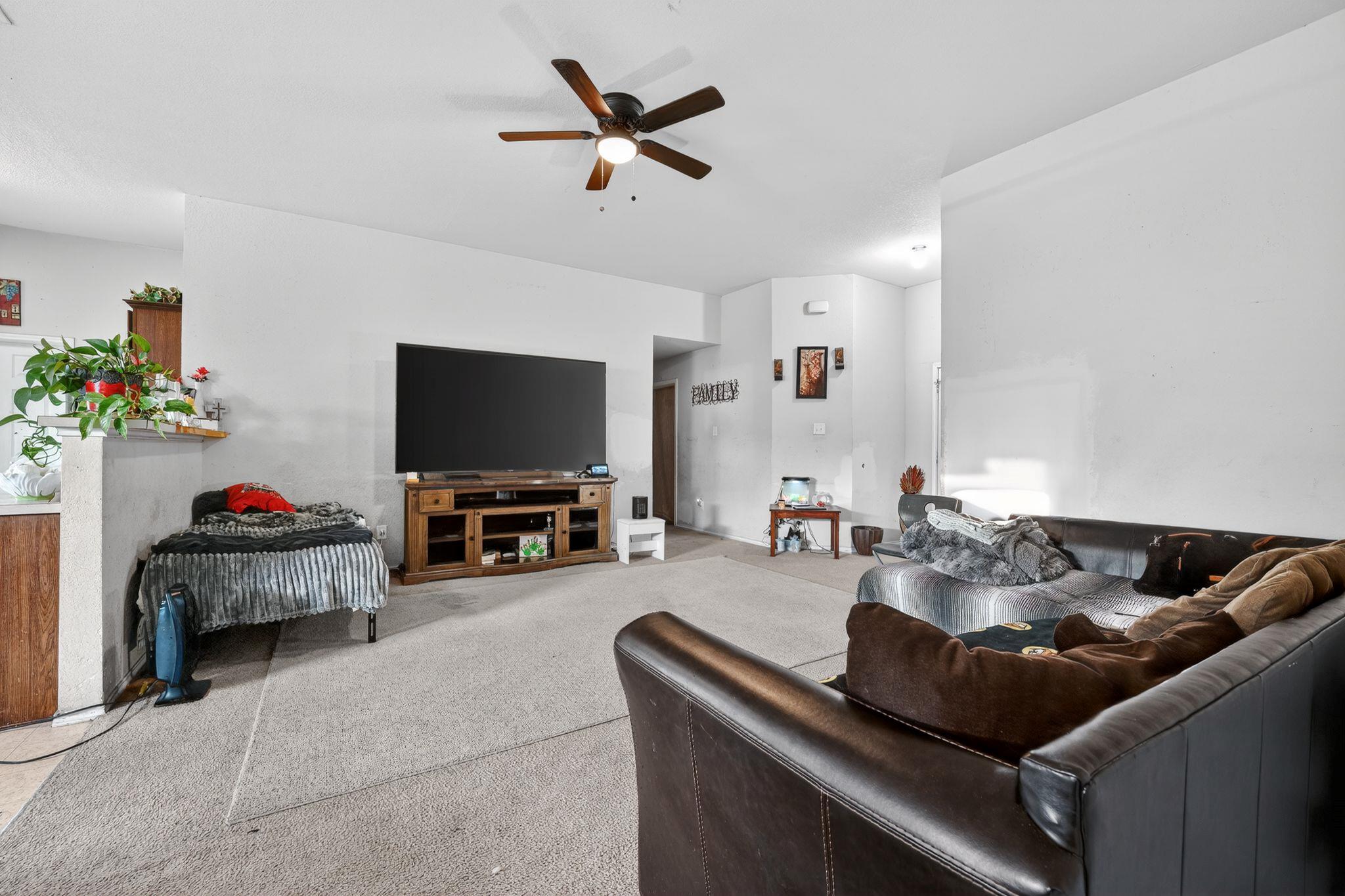 101 Soapstone Dr, Jarrell, TX 76537