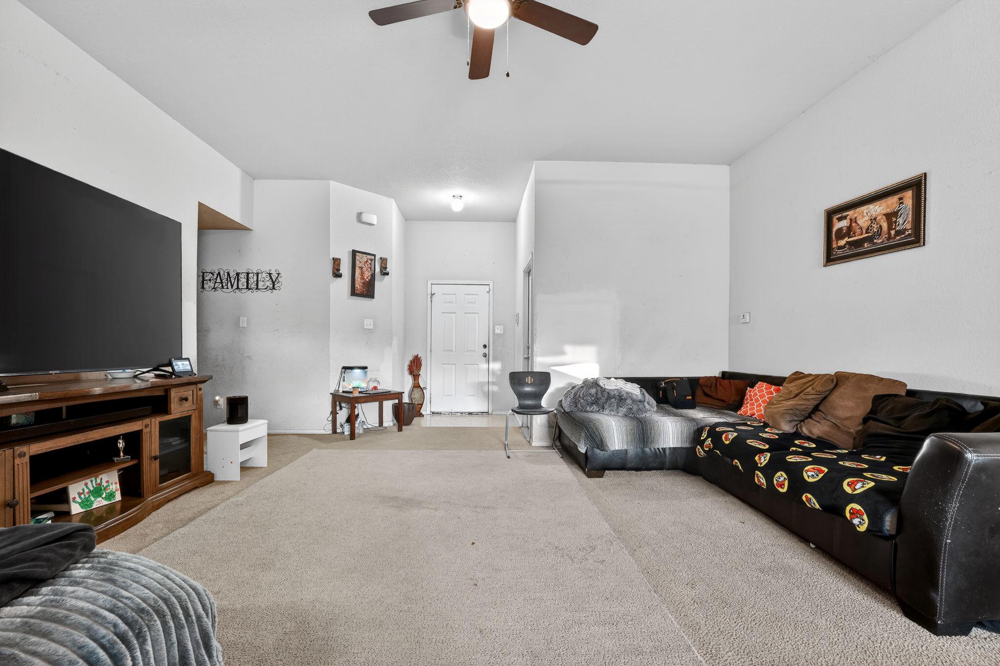 101 Soapstone Dr, Jarrell, TX 76537