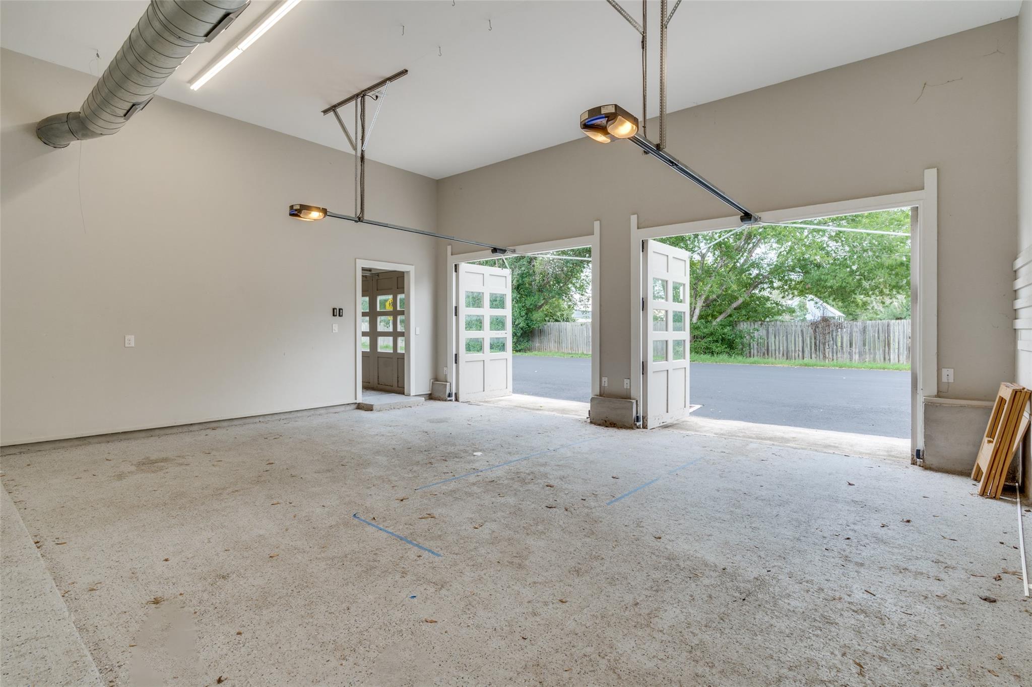 911 Farm St, Bastrop, TX 78602