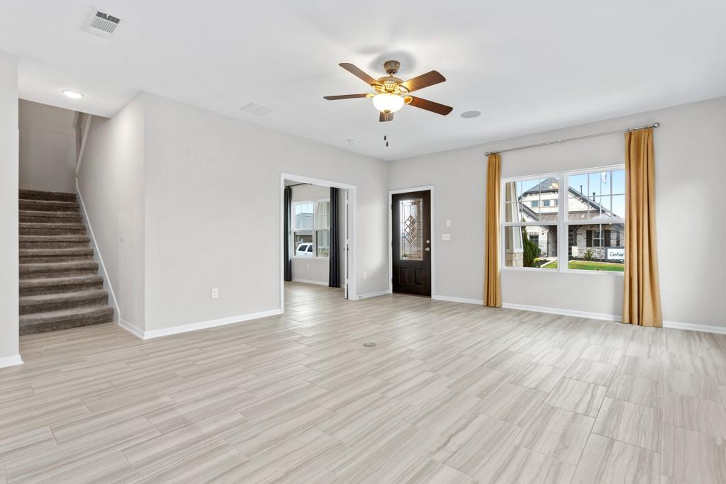 301 Clearlake Dr, Hutto, TX 78634