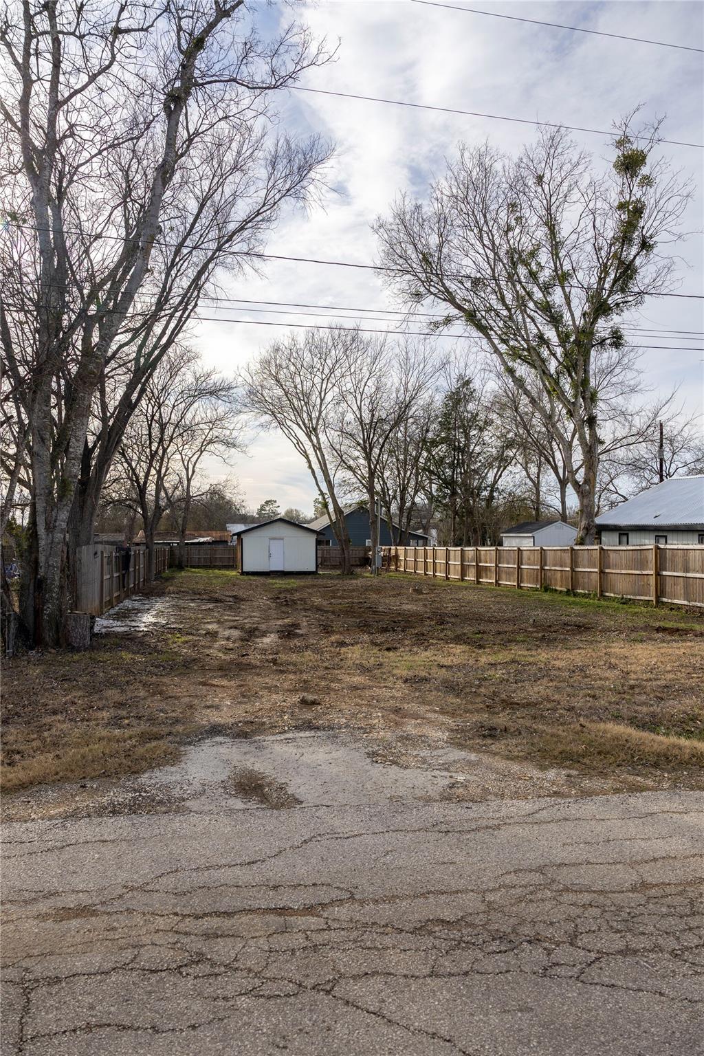 529 Giddings St, Lexington, TX 78947