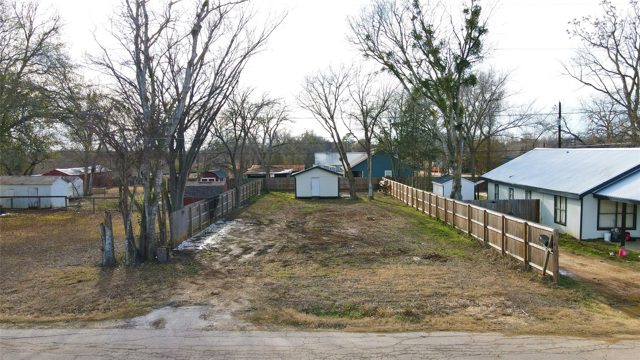 529 Giddings St, Lexington, TX 78947