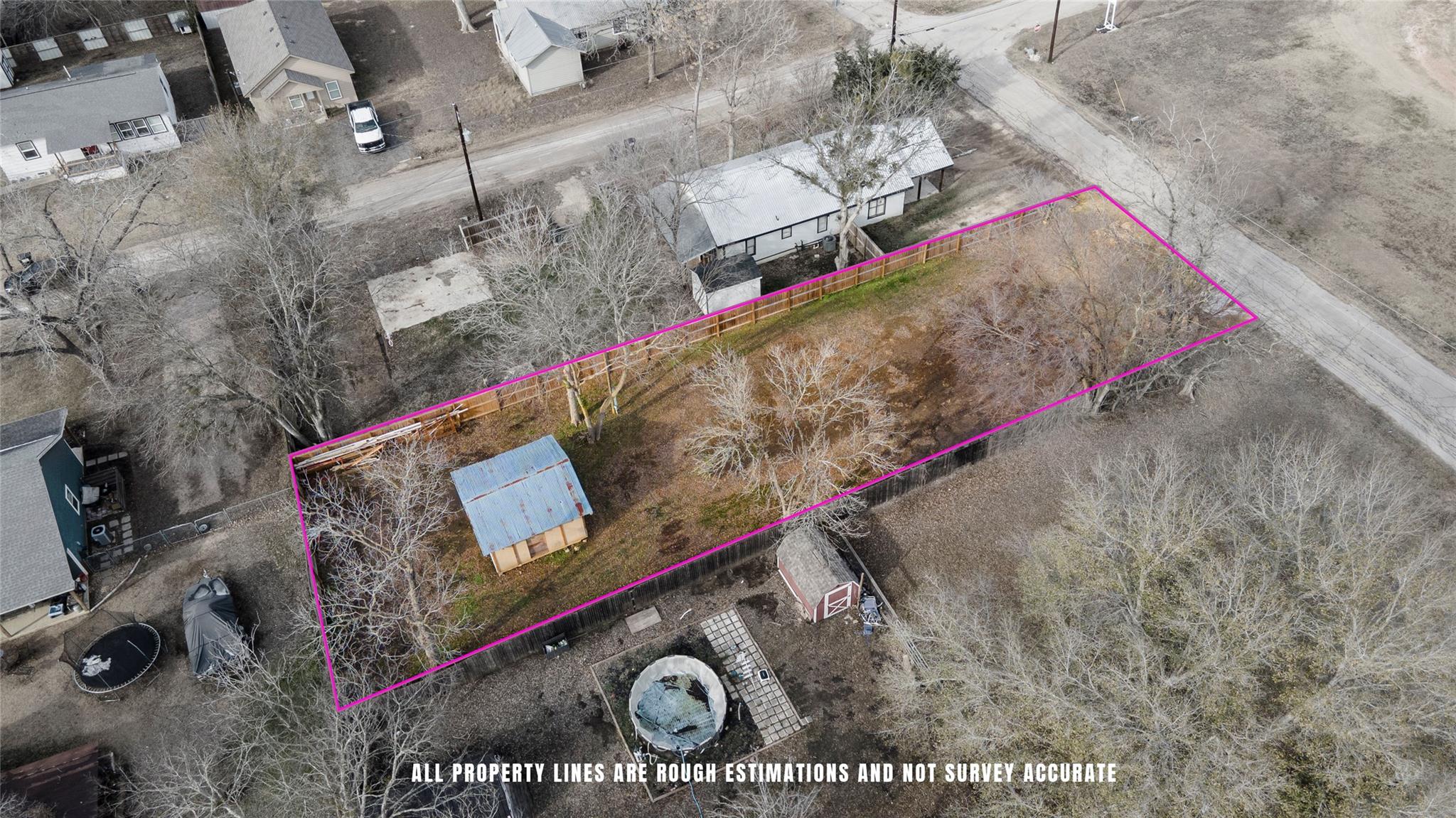 529 Giddings St, Lexington, TX 78947