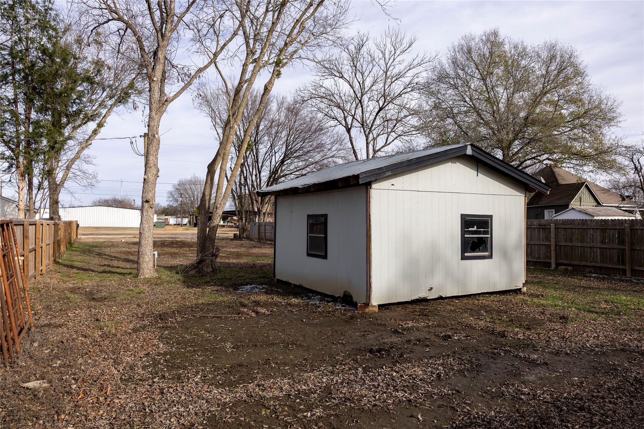 529 Giddings St, Lexington, TX 78947