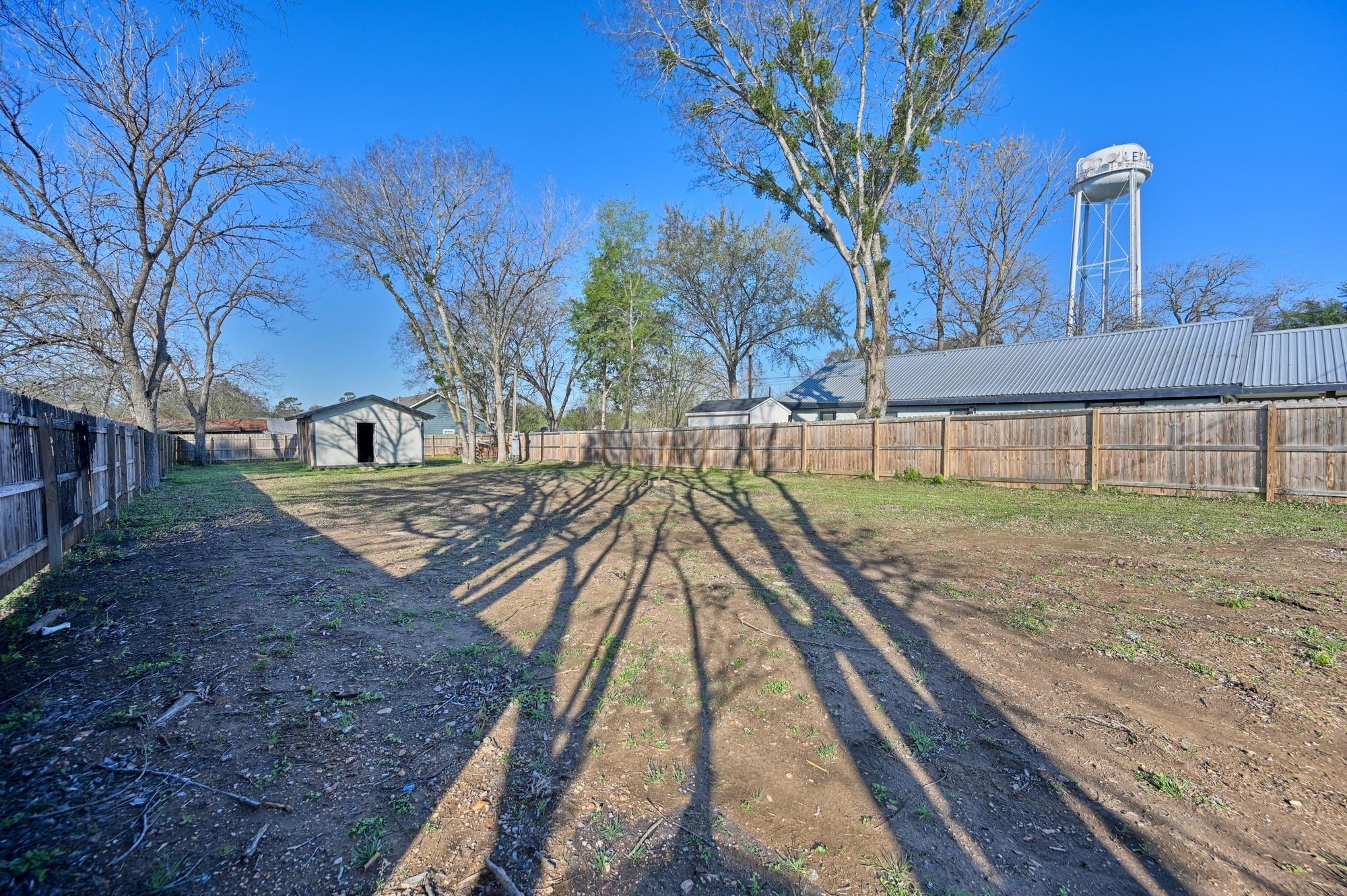 529 Giddings St, Lexington, TX 78947