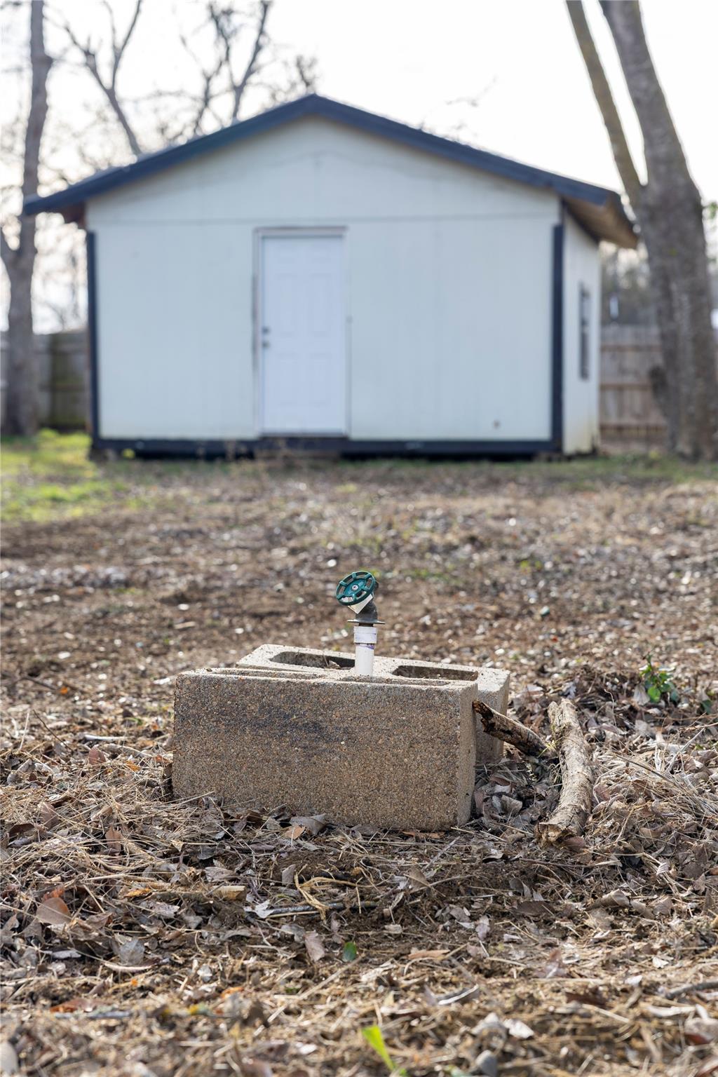 529 Giddings St, Lexington, TX 78947