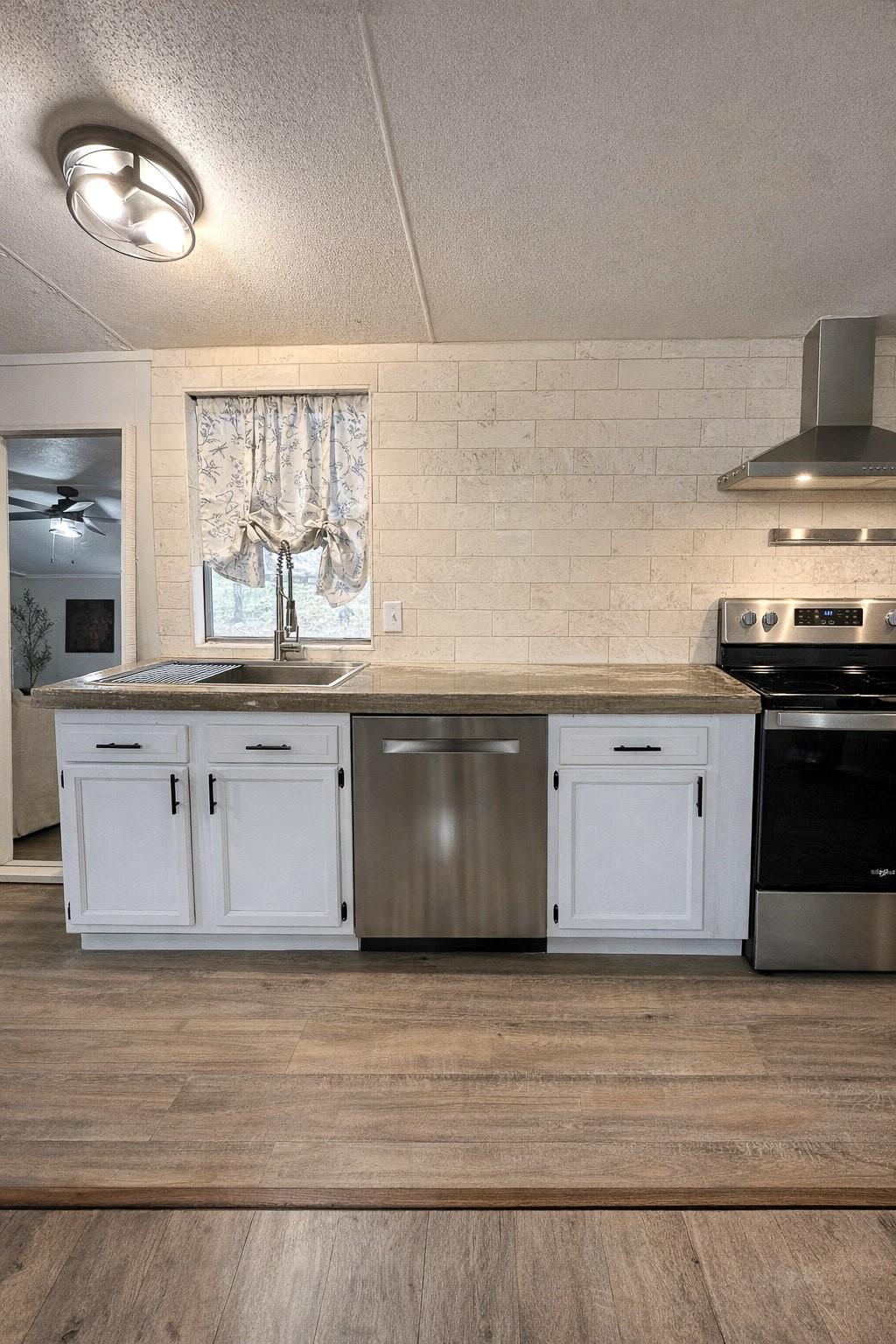 7031 Red Rock Rd, Franklin, TX 77856