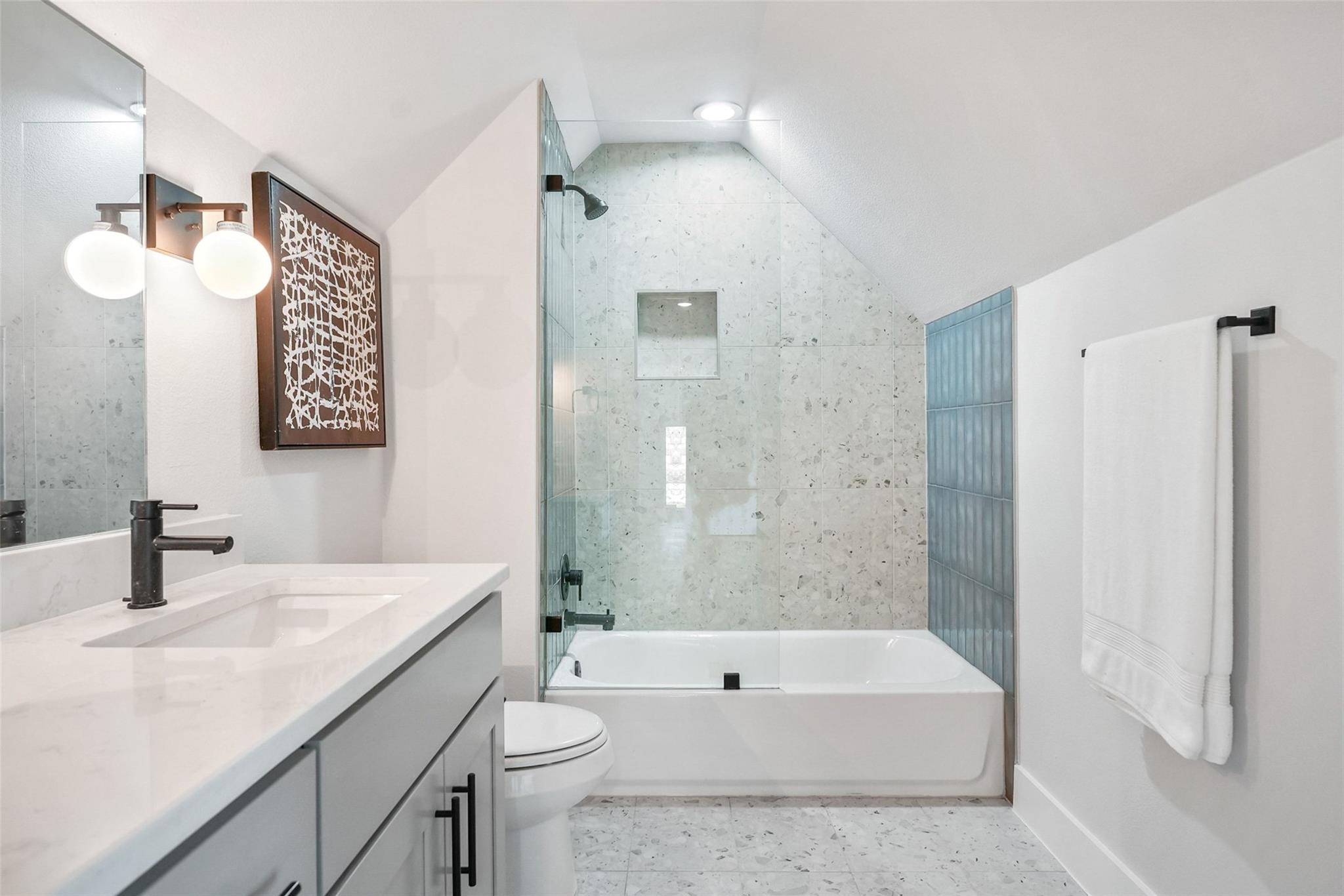 5109 Stone Gate Dr # 2, Austin, TX 78721