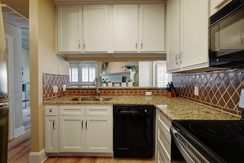 3001 CEDAR St # 204, Austin, TX 78705