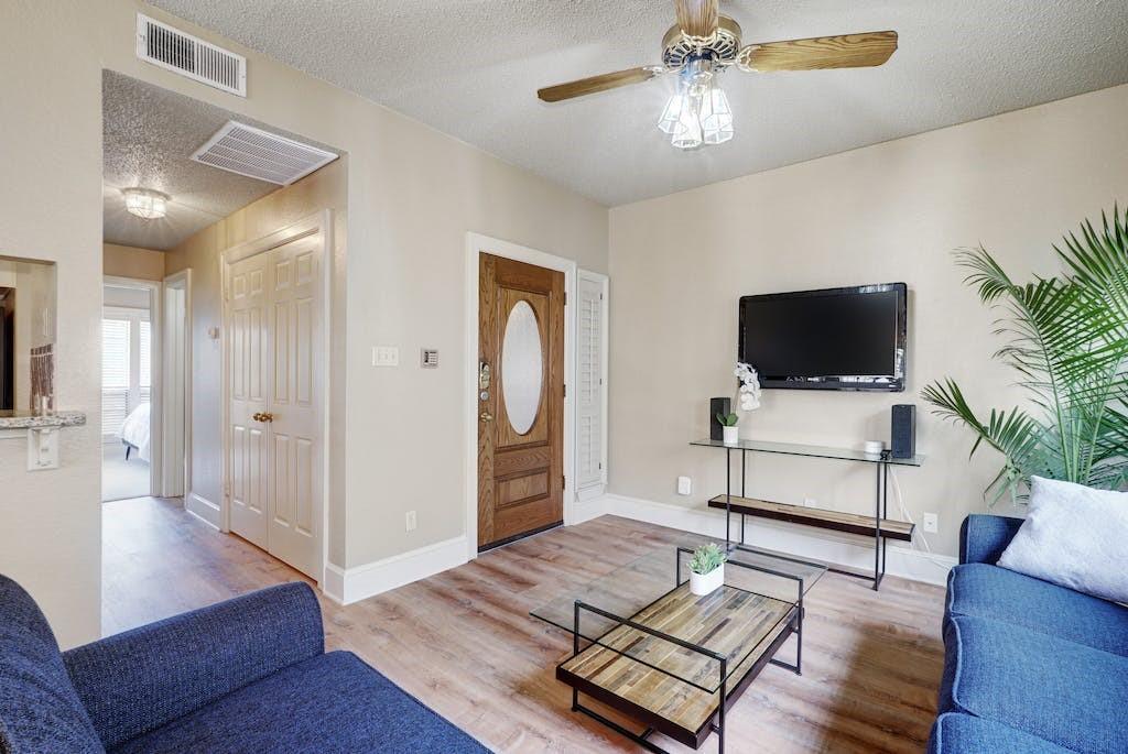 3001 CEDAR St # 204, Austin, TX 78705