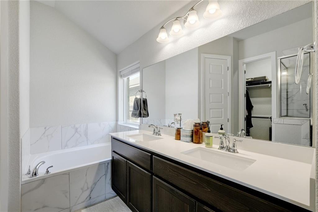 416 Peakside Cir, Dripping Springs, TX 78620