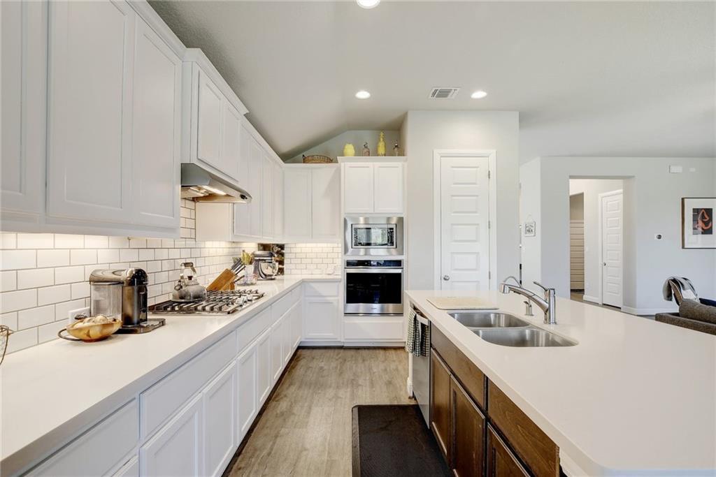 416 Peakside Cir, Dripping Springs, TX 78620