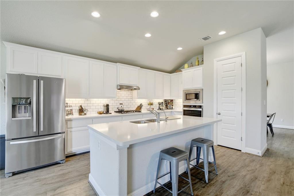 416 Peakside Cir, Dripping Springs, TX 78620