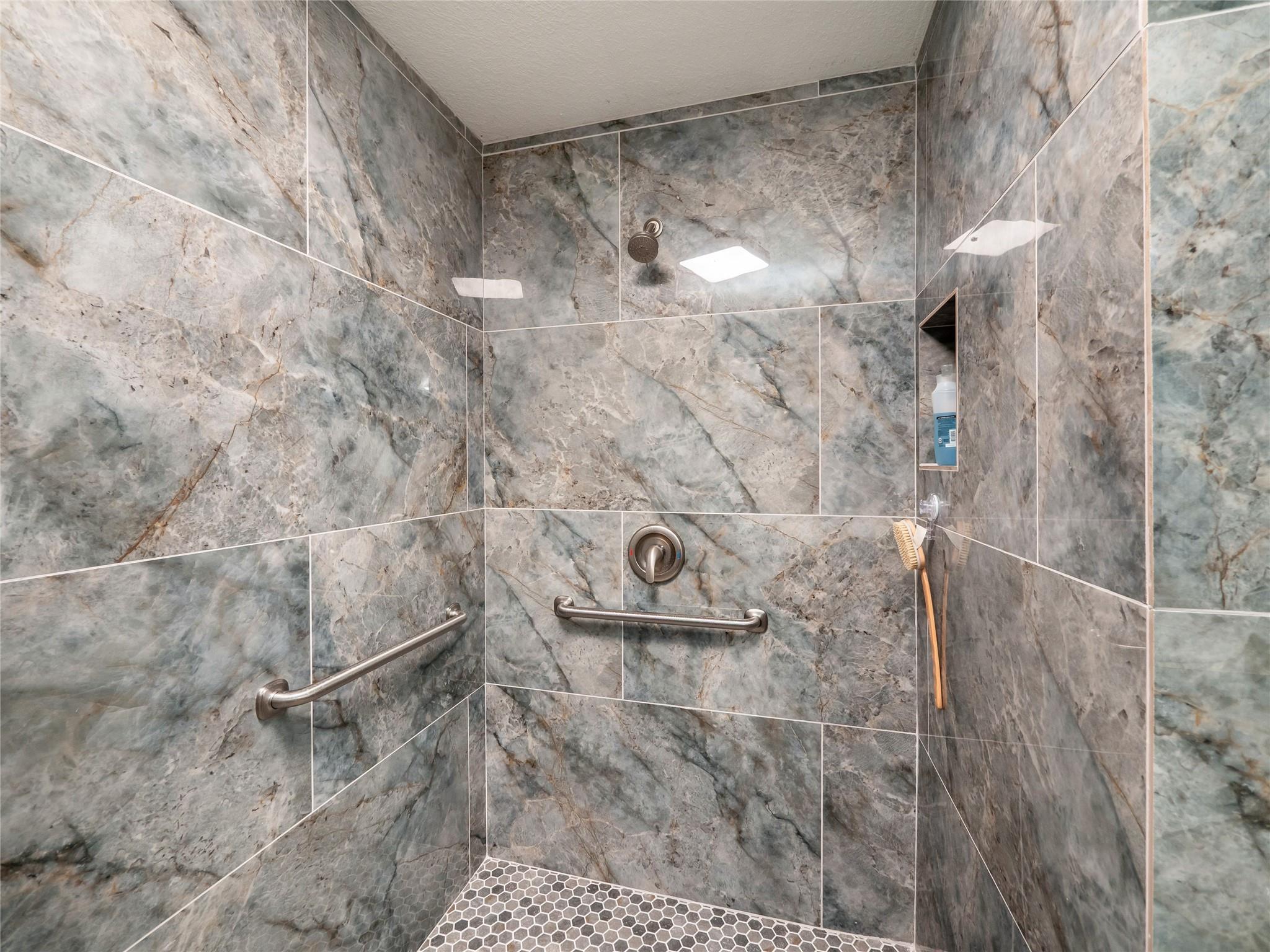 1110 Oakwood Loop, Wimberley, TX 78676