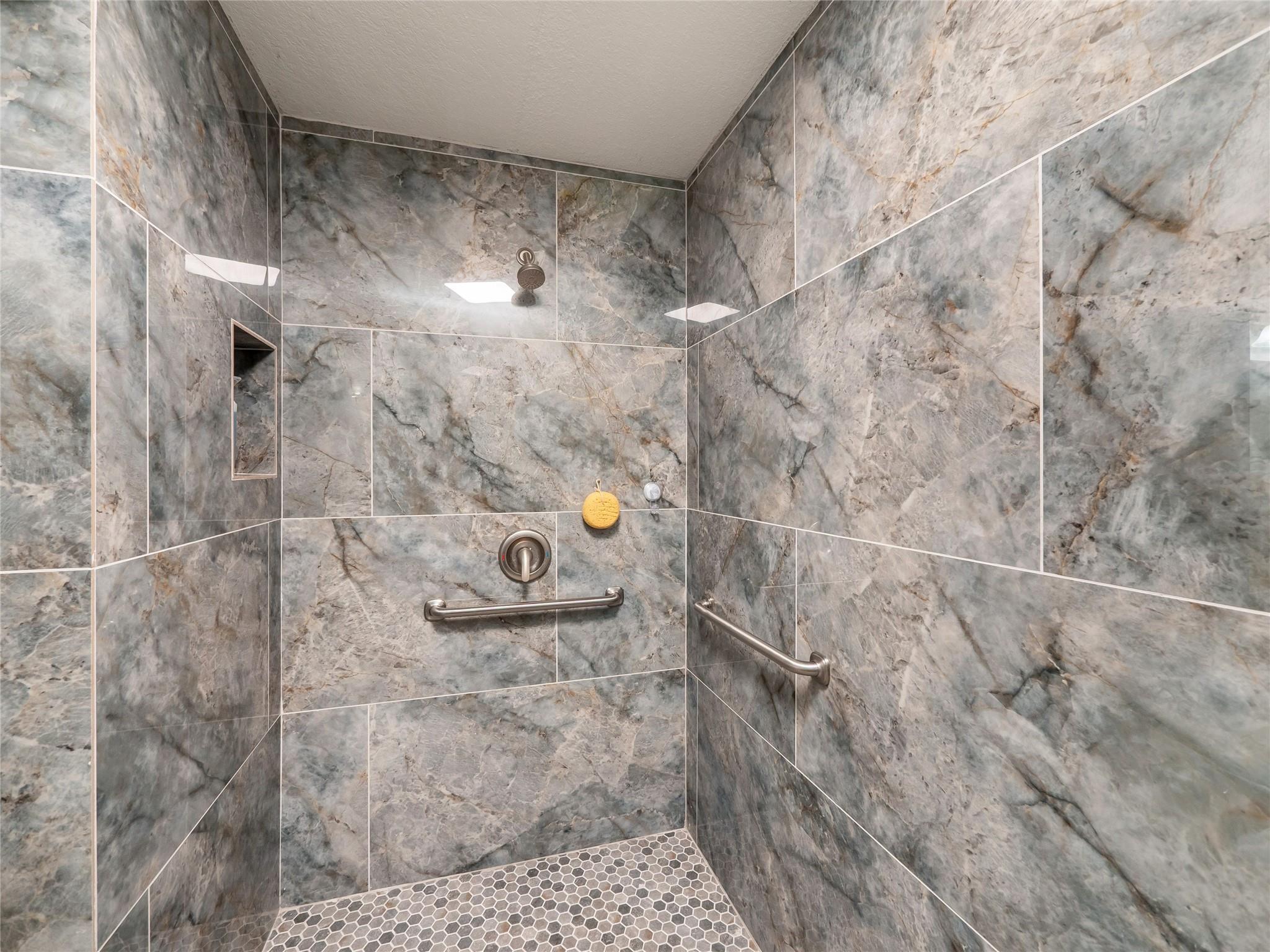 1110 Oakwood Loop, Wimberley, TX 78676