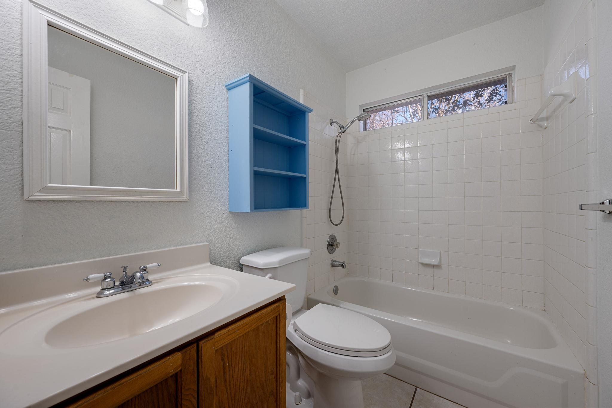 1402 Quicksilver Cir, Round Rock, TX 78665